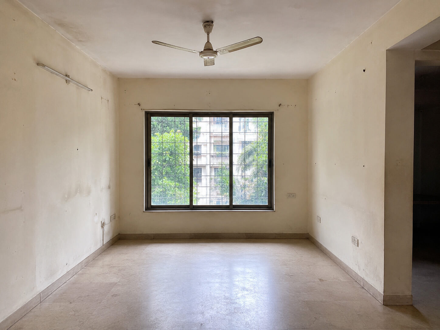 living-room-before-1 living-room-before-1